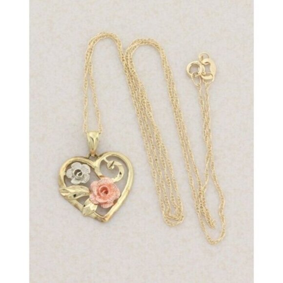 10K Yellow Gold White Gold and Rose Gold Heart Flower Necklace 18" Chain - Picture 6 of 8